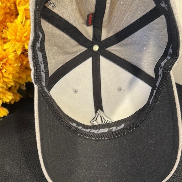 Volcom Gray Wool Sized L-XL Cap with Logo - Picture 7 of 7